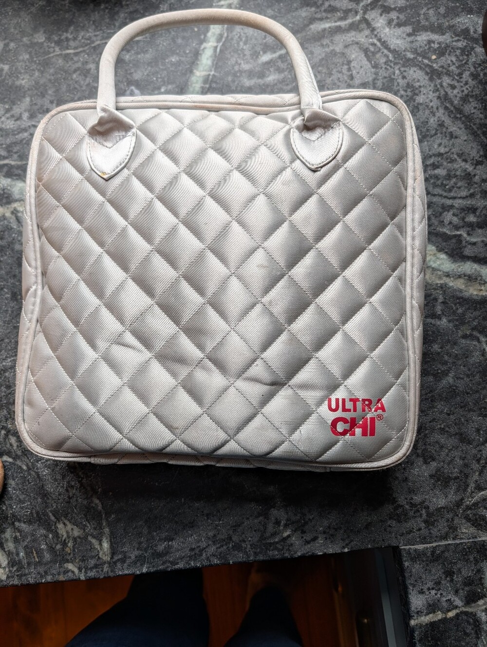 Chi Travel HairTools In Satin Quilted Carry Bag in Pearl
